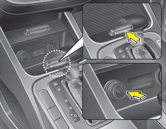 For the cigarette lighter to work, the ignition switch must be in the ACC or